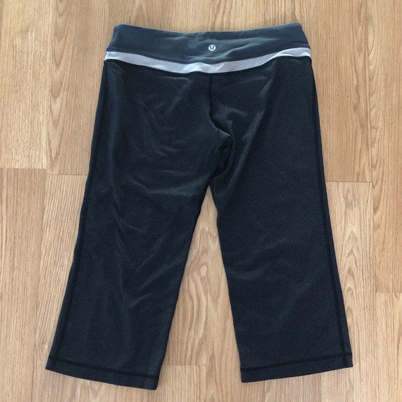 lululemon athletica Pants - LULULEMON Athletica Capri leggings 6